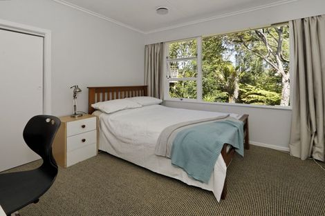 Photo of property in 2/2 Avonleigh Road, Green Bay, Auckland, 0604