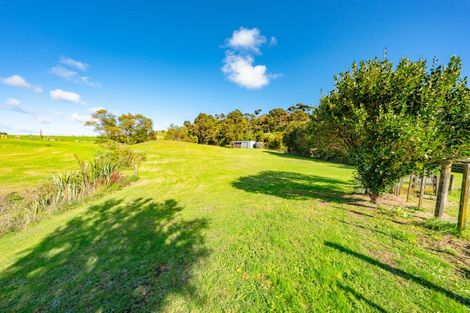 Photo of property in 58 Arrowsmith Road, Waitakere, Henderson, 0782