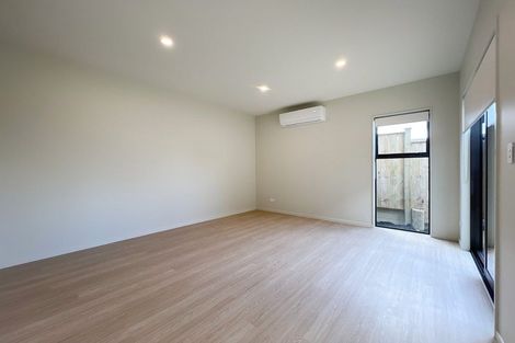 Photo of property in 46a Tiroroa Avenue, Te Atatu South, Auckland, 0610