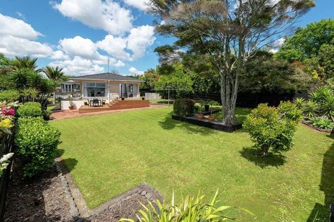 Photo of property in 11 Towra Place, Botany Downs, Auckland, 2010