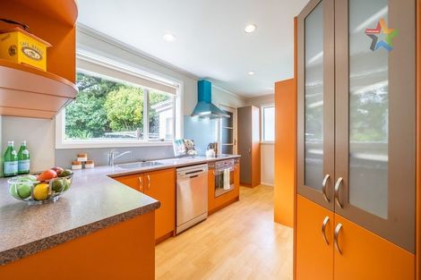 Photo of property in 5 Amberley Grove, Hutt Central, Lower Hutt, 5010