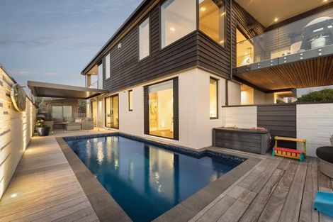 Photo of property in 30 Caroline Heights, Omaha, 0986