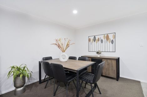 Photo of property in 11/17 Harbour View Road, Te Atatu Peninsula, Auckland, 0610