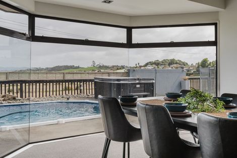 Photo of property in 12 Sunny Dale, Western Heights, Hamilton, 3200