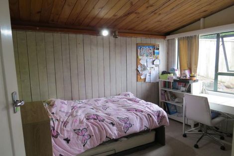 Photo of property in 15 Awanui Street, Merrilands, New Plymouth, 4312