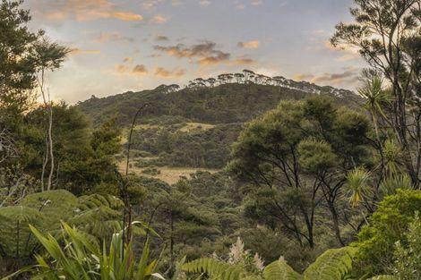 Photo of property in 1223 Old North Road, Helensville, 0875