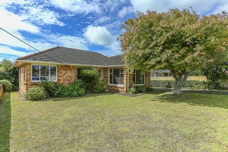 Photo of property in 74 Neil Avenue, Te Atatu Peninsula, Auckland, 0610