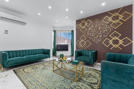 Photo of property in 244b Great North Road, Henderson, Auckland, 0612