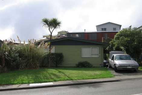 Photo of property in 78 Stewart Drive, Newlands, Wellington, 6037