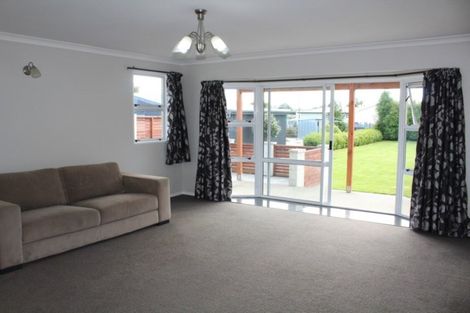 Photo of property in 6 Church Street, Winton, 9720