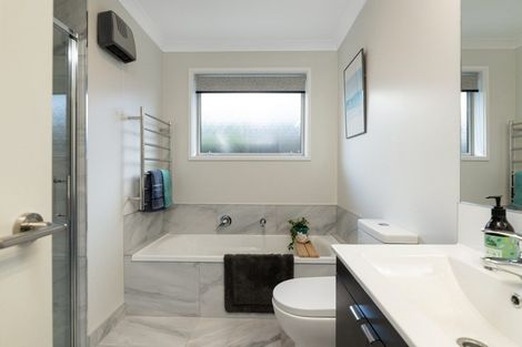 Photo of property in 26 Rotomanu Place, Pyes Pa, Tauranga, 3112