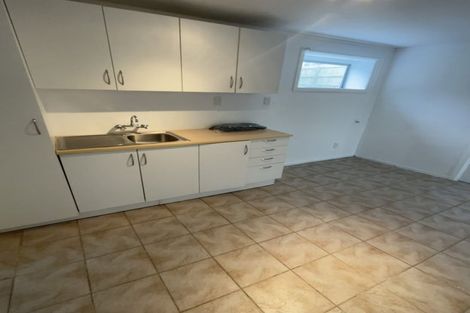 Photo of property in 2 Glenmore Road, Sunnyhills, Auckland, 2010