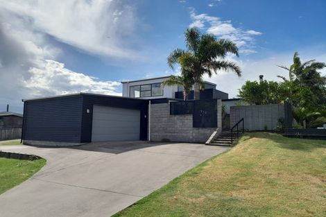 Photo of property in 137 The Fairway, Matarangi, Whitianga, 3592