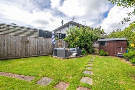 Photo of property in 1 Springdale Grove, Fitzherbert, Palmerston North, 4410