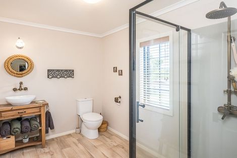 Photo of property in 178 Main Road South, Raumati South, Paraparaumu, 5032