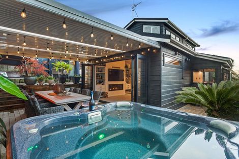 Photo of property in 1/6 Oystergrove Road, West Harbour, Auckland, 0618