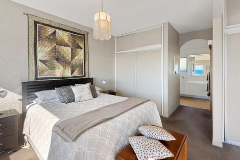 Photo of property in 2/112a Moncks Spur Road, Redcliffs, Christchurch, 8081