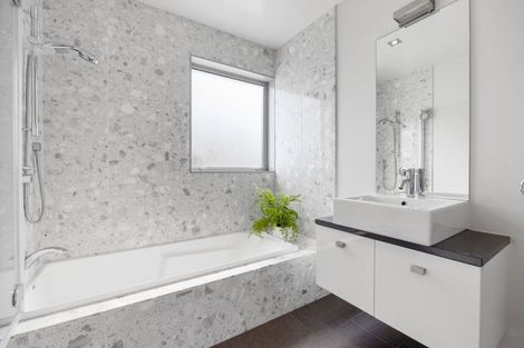 Photo of property in 2b Jellicoe Drive, Hamilton East, Hamilton, 3216