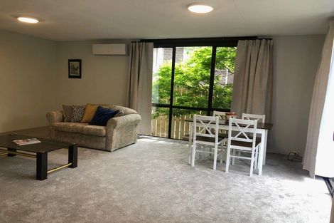 Photo of property in 2/5 Compass Place, Te Atatu Peninsula, Auckland, 0610