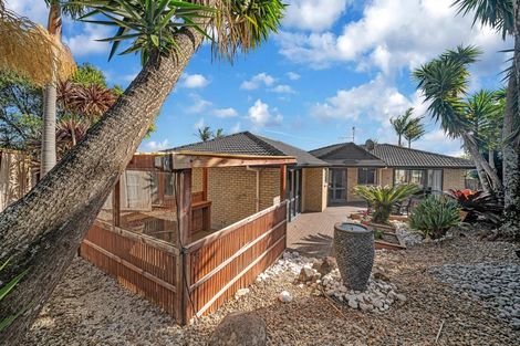 Photo of property in 11 Cognac Place, Henderson, Auckland, 0612