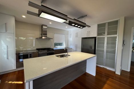 Photo of property in 17 Korau Road, Greenlane, Auckland, 1051