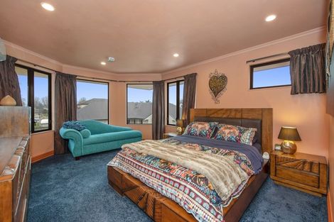 Photo of property in 35 Nielsen Gardens, Rototuna, Hamilton, 3210