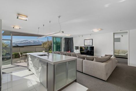 Photo of property in 3 Botting Place, Wanaka, 9305