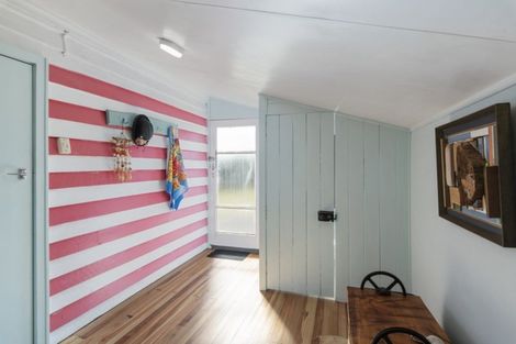 Photo of property in 19a Marine Parade South, Foxton Beach, Foxton, 4815