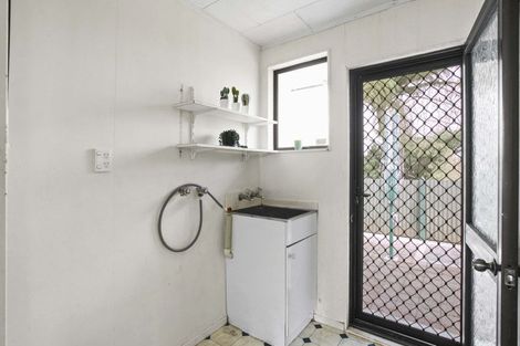 Photo of property in 178 Mangorei Road, Merrilands, New Plymouth, 4312