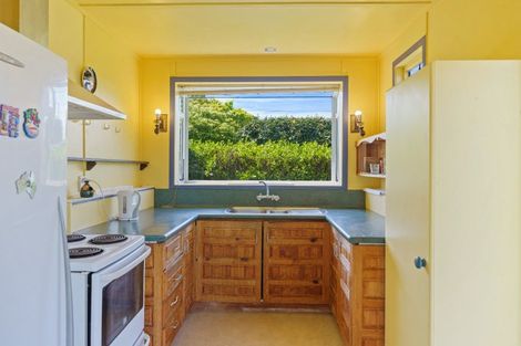 Photo of property in 56 Te Moana Road, Waikanae Beach, Waikanae, 5036