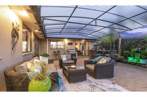 Photo of property in 17 Matija Place, Red Beach, 0932