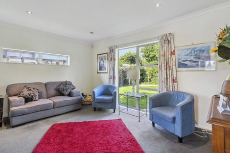 Photo of property in 12 Ruru Place, Levin, 5510
