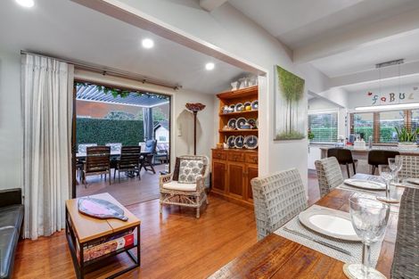 Photo of property in 1 Cross Street, Manly, Whangaparaoa, 0930