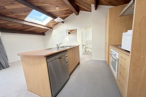 Photo of property in Metro Apartments, 21/220 Thorndon Quay, Pipitea, Wellington, 6011