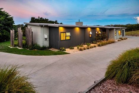 Photo of property in 99 Hauora Lane, Waitoki, 0871