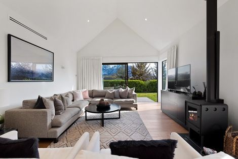 Photo of property in 54 Falconer Rise, Jacks Point, Queenstown, 9371