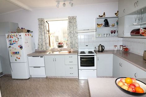 Photo of property in 10 Grant Street, Dannevirke, 4930