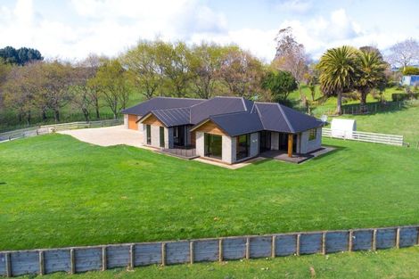 Photo of property in 34 Cowper Road, Dannevirke, 4930
