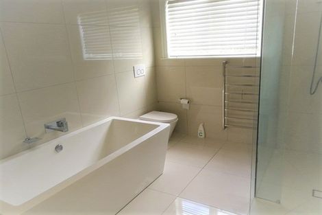 Photo of property in 18 Trinidad Road, Sunnynook, Auckland, 0620