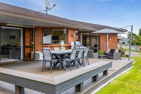 Photo of property in 3b Larsen Place, Merrilands, New Plymouth, 4312