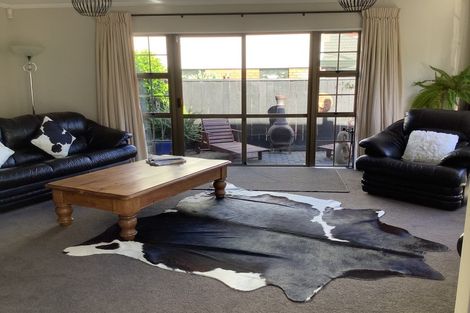 Photo of property in 14b Nikau Grove, Woburn, Lower Hutt, 5010