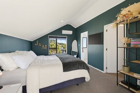 Photo of property in 10 Peter Button Place, Johnsonville, Wellington, 6037