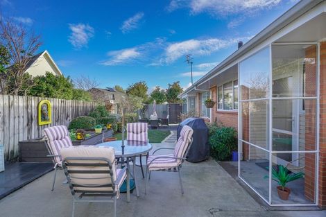 Photo of property in 2/17 Molesworth Place, Somerfield, Christchurch, 8024