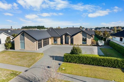 Photo of property in 14 Glenfinnan Place, West Melton, 7618