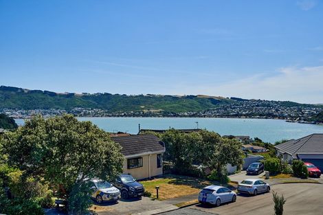 Photo of property in 12 Dornoch Place, Papakowhai, Porirua, 5024