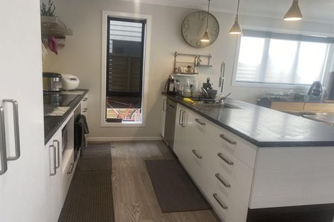 Photo of property in 91b Whites Line East, Waiwhetu, Lower Hutt, 5010