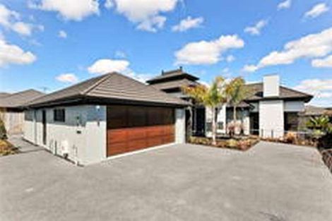 Photo of property in 9 Gibbston Close, Huntington, Hamilton, 3210