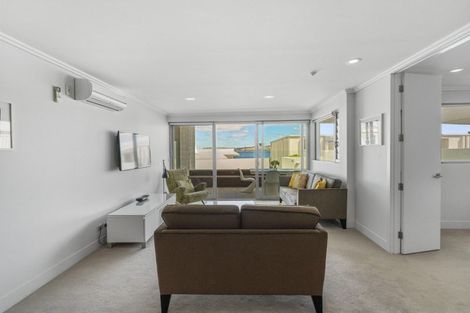 Photo of property in 225 Lake Terrace, Waipahihi, Taupo, 3330