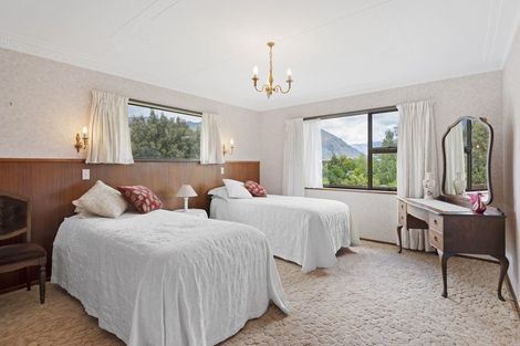 Photo of property in 47 Hunter Crescent, Wanaka, 9305