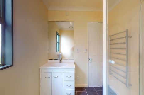 Photo of property in 8 Waterhouse Drive, Brooklyn, Wellington, 6021